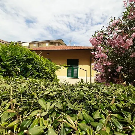 La Casetta Con Giardino A 30 M Dal Mare San Bartolomeo Al Mare