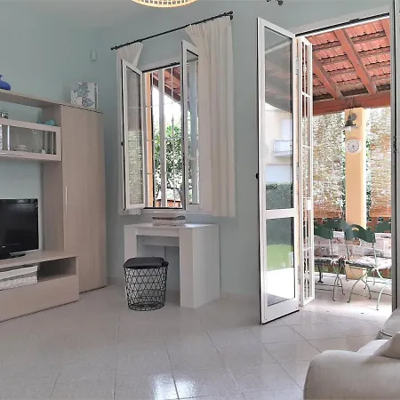 La Casetta Con Giardino A 30 M Dal Mare San Bartolomeo Al Mare