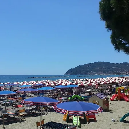 La Casetta Con Giardino A 30 M Dal Mare 산토바르톨로메오알마레