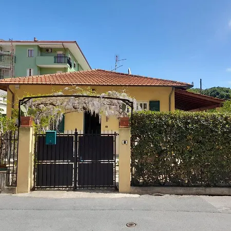 La Casetta Con Giardino A 30 M Dal Mare * 산토바르톨로메오알마레