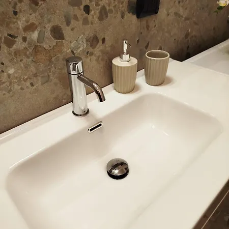 La Casetta Con Giardino A 30 M Dal Mare San Bartolomeo Al Mare