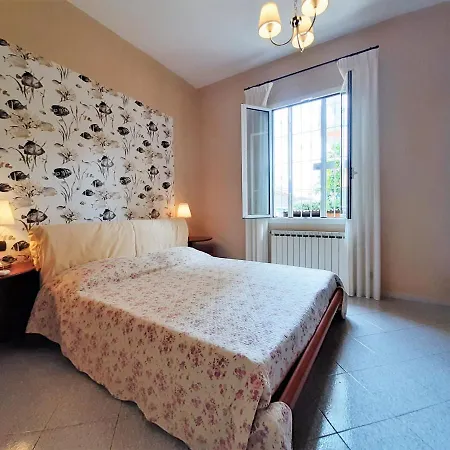 La Casetta Con Giardino A 30 M Dal Mare Villa