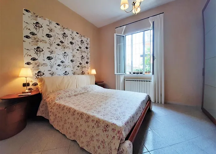 La Casetta Con Giardino A 30 M Dal Mare Villa