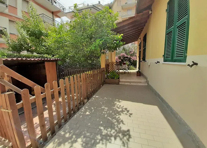 La Casetta Con Giardino A 30 M Dal Mare