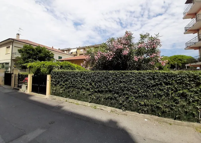 La Casetta Con Giardino A 30 M Dal Mare San Bartolomeo Al Mare
